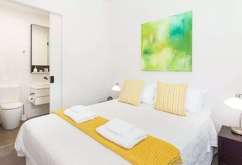 Class, Style And Location In Carlton