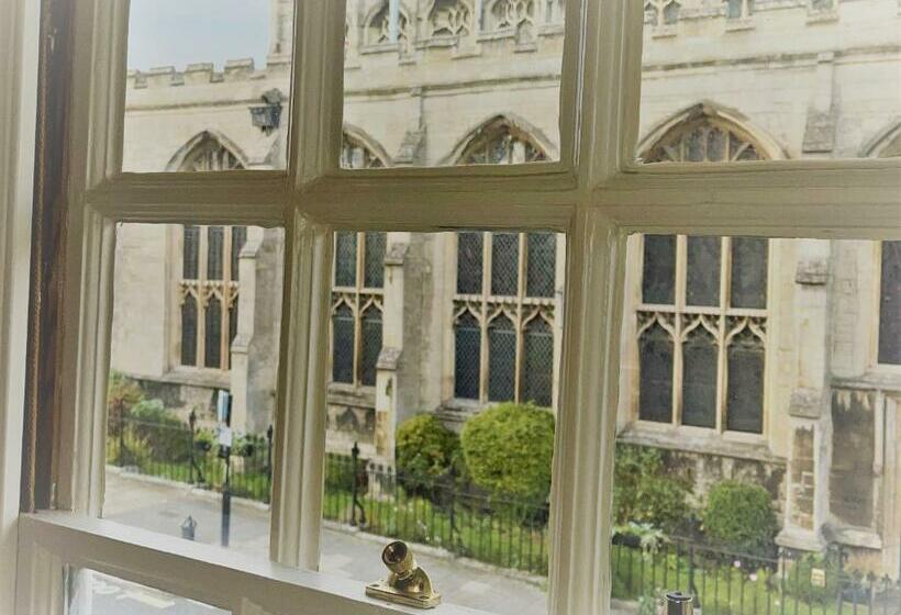 ホテル Crownplace