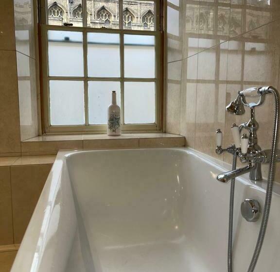 ホテル Crownplace