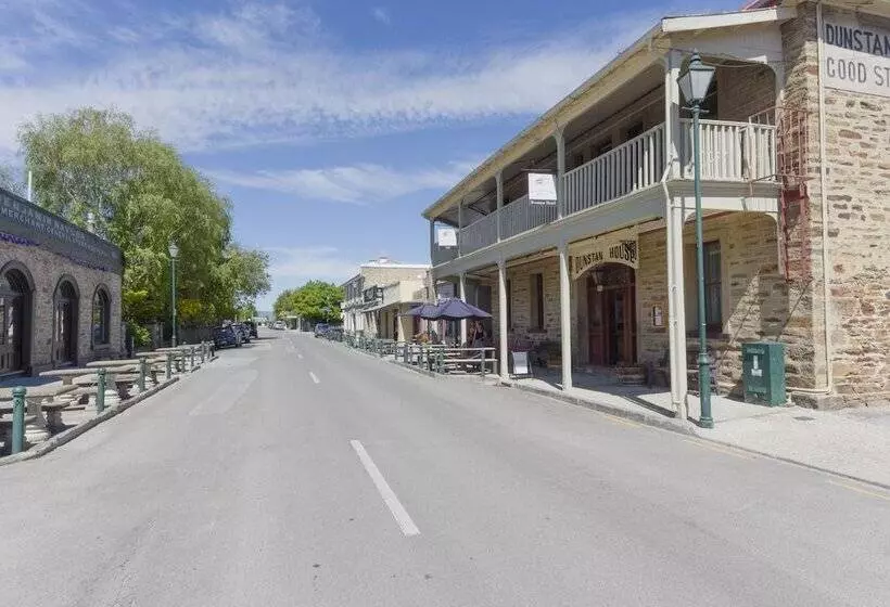 Hotelli Dunstan House