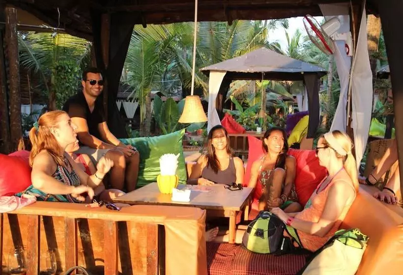 Hotelli Simrose Resort South End Of Agonda Beach