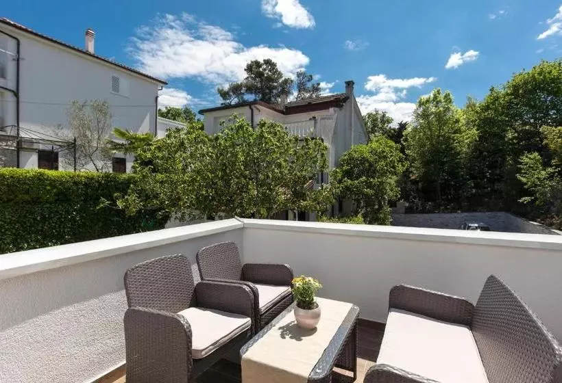 Majatalo Studios And Room Solis Ideal For Couples