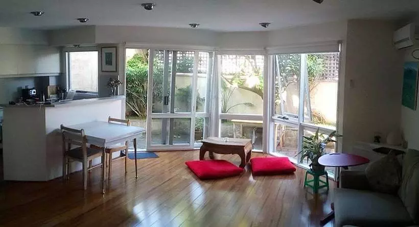 ペンション Charles Rooms Guesthouse