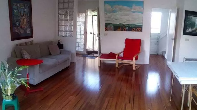 ペンション Charles Rooms Guesthouse