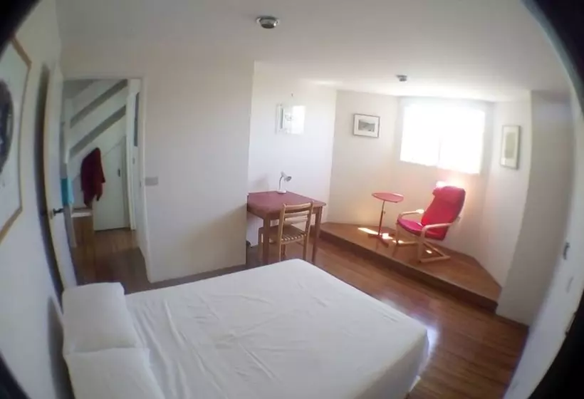ペンション Charles Rooms Guesthouse