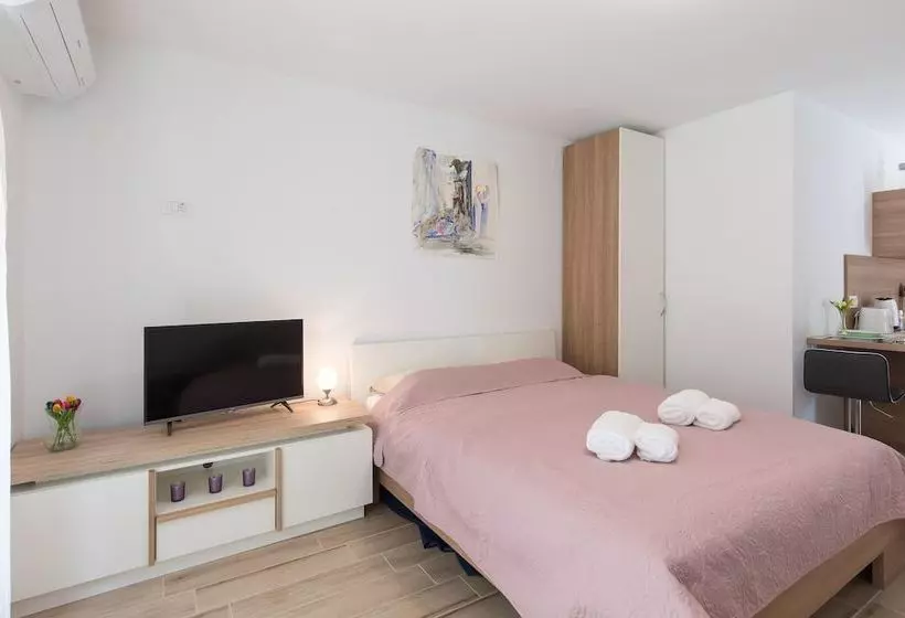Majatalo Studios And Room Solis Ideal For Couples