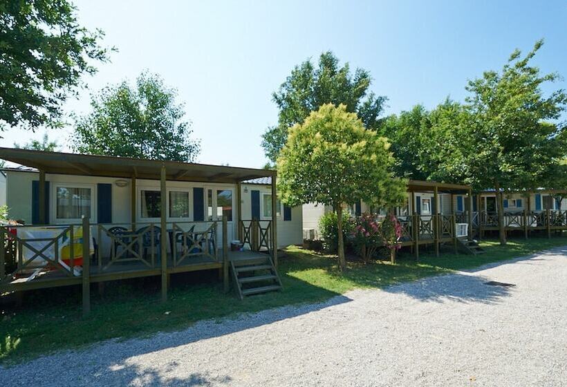 فندق Camping Baia Verde