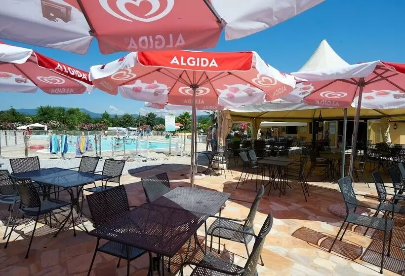 Hotelli Camping Baia Verde