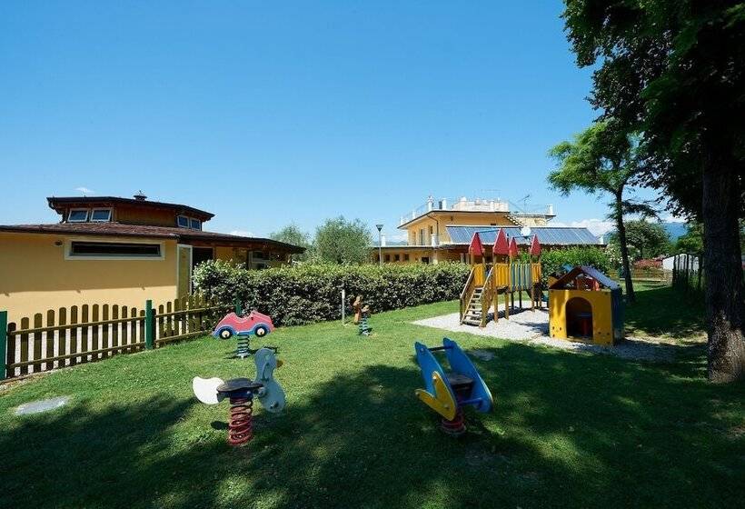 فندق Camping Baia Verde