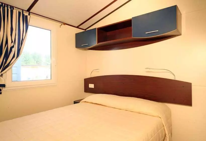 Hotelli Camping Baia Verde