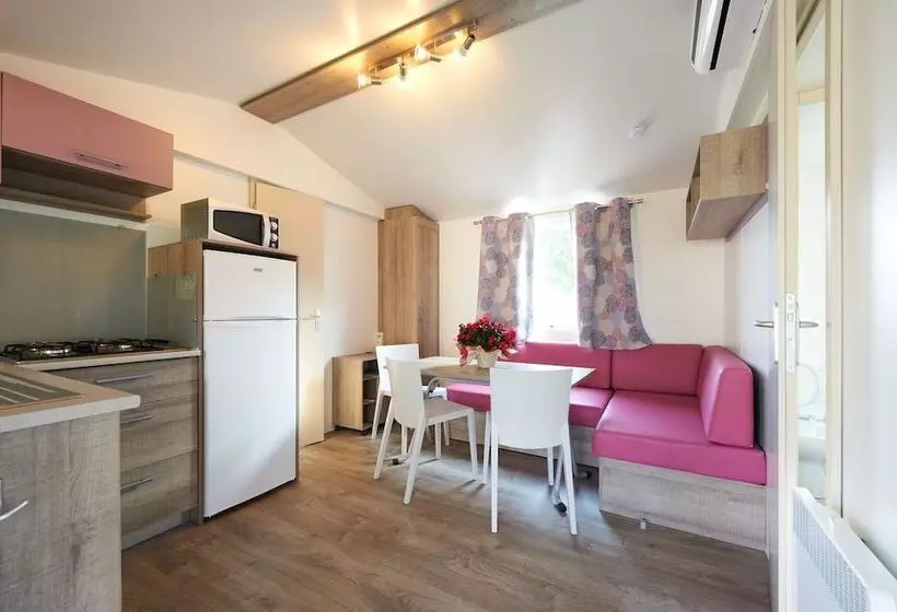 Hotelli Camping Baia Verde