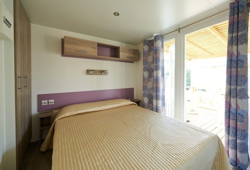 فندق Camping Baia Verde