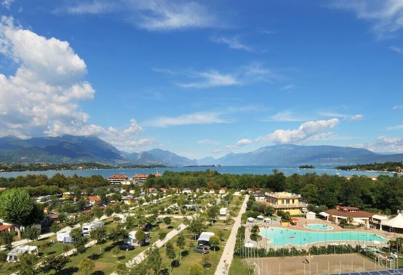 فندق Camping Baia Verde