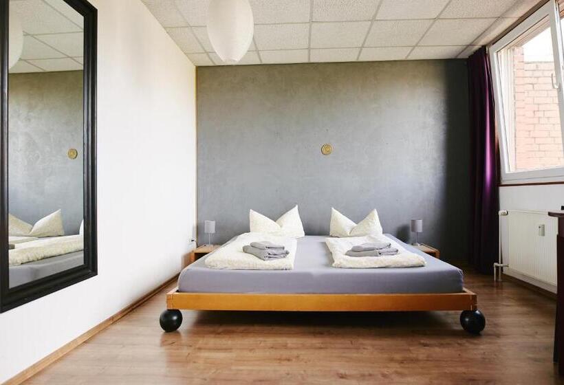 בית מלון כפרי Sleep Station Hostel