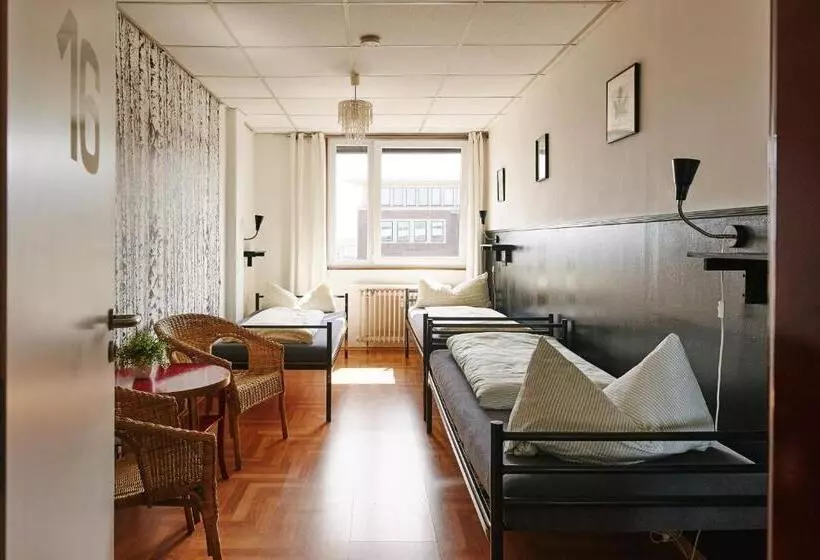 Hotelli Sleep Station Hostel