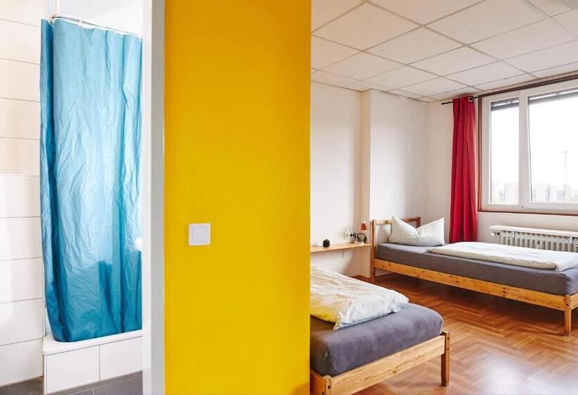 בית מלון כפרי Sleep Station Hostel