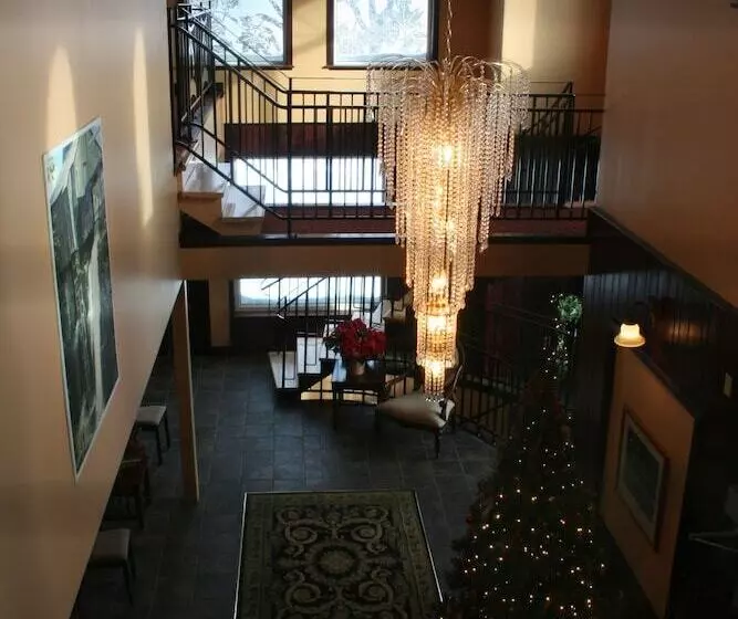 Hotelli The Falls Inn   Walters Falls