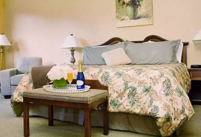 Hotelli The Falls Inn   Walters Falls