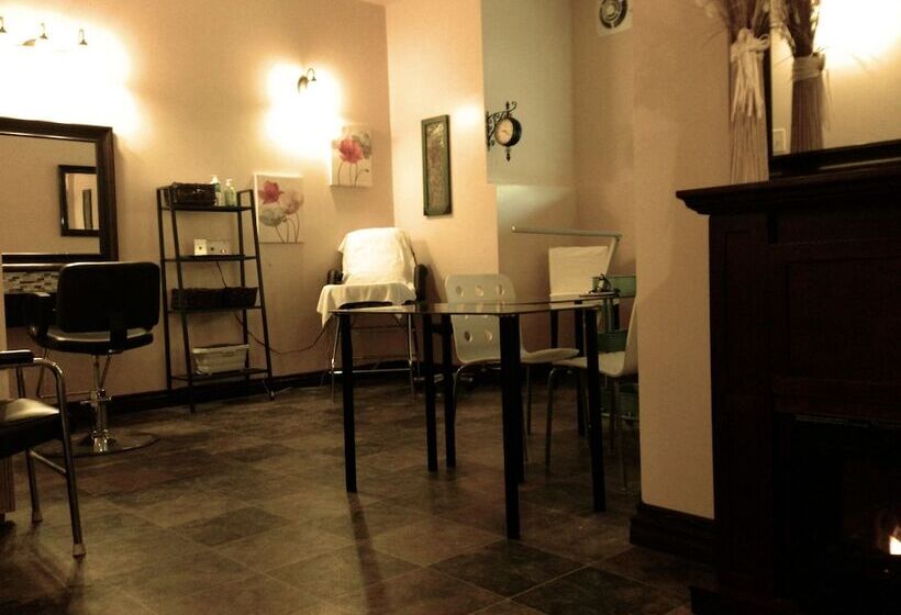 Szálloda The Falls Inn   Walters Falls