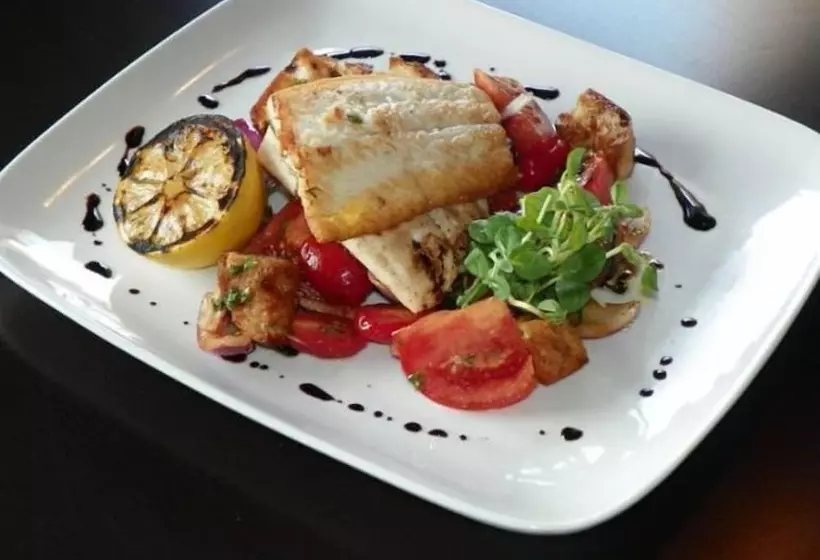 Hotelli The Falls Inn   Walters Falls