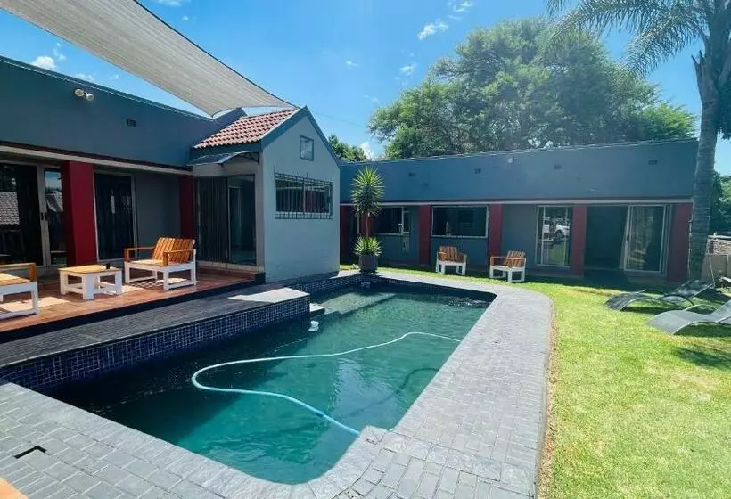 Hotelli Aspen Guest House No Loadshedding