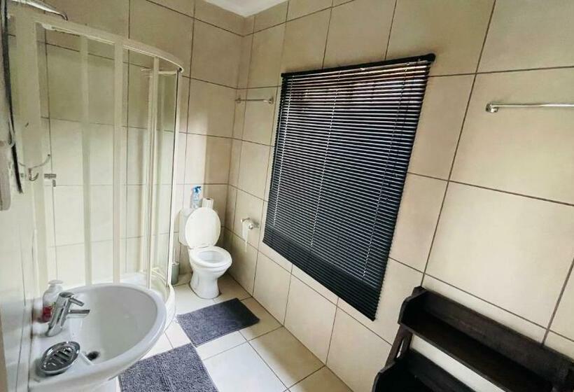 Hotel Aspen Guest House No Loadshedding