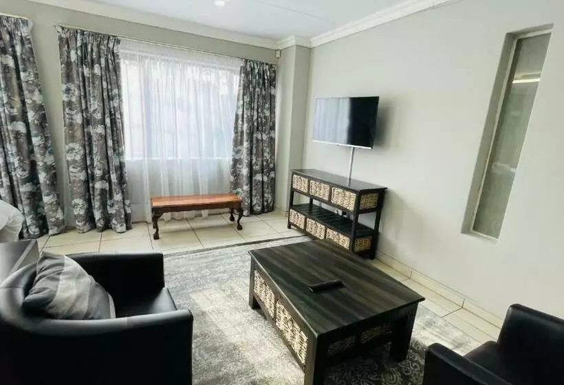 Hotelli Aspen Guest House No Loadshedding