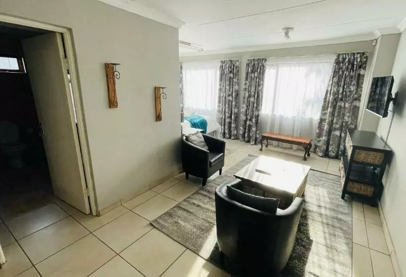 Hotelli Aspen Guest House No Loadshedding