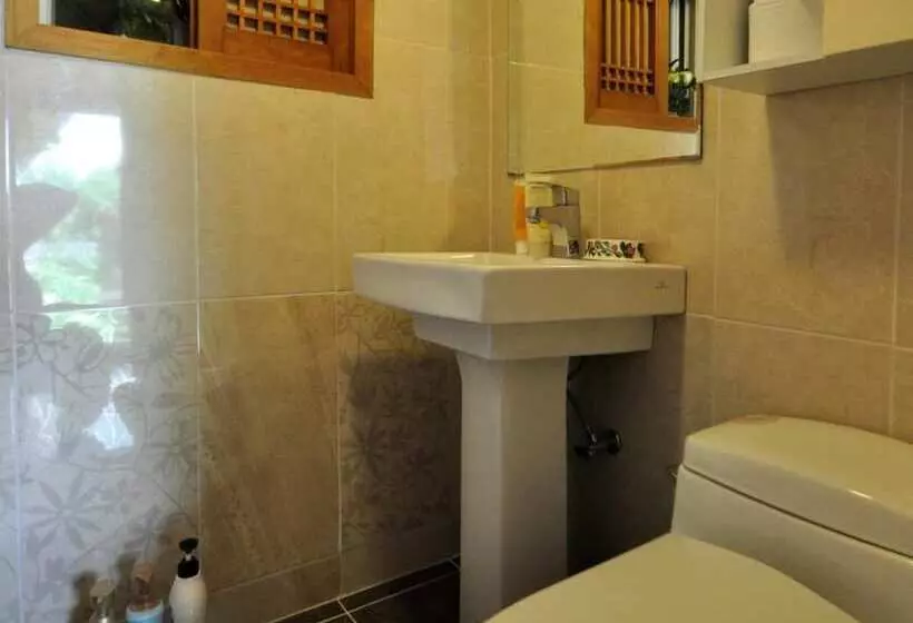 Hotelli Gallery Jin Hanok Guesthouse