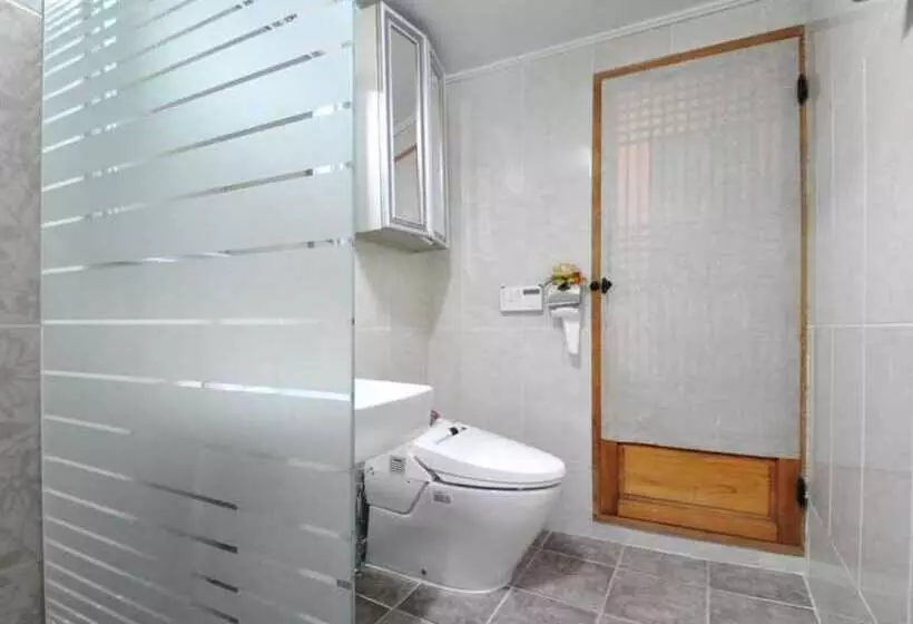 Hotelli Gallery Jin Hanok Guesthouse