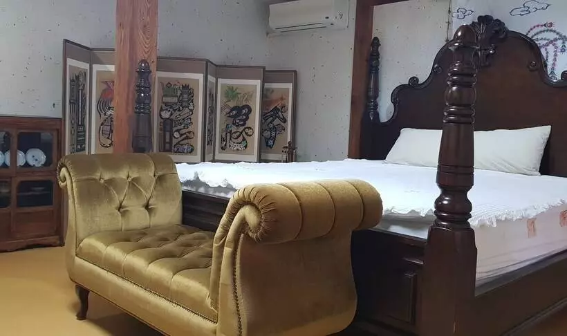 Hotelli Gallery Jin Hanok Guesthouse