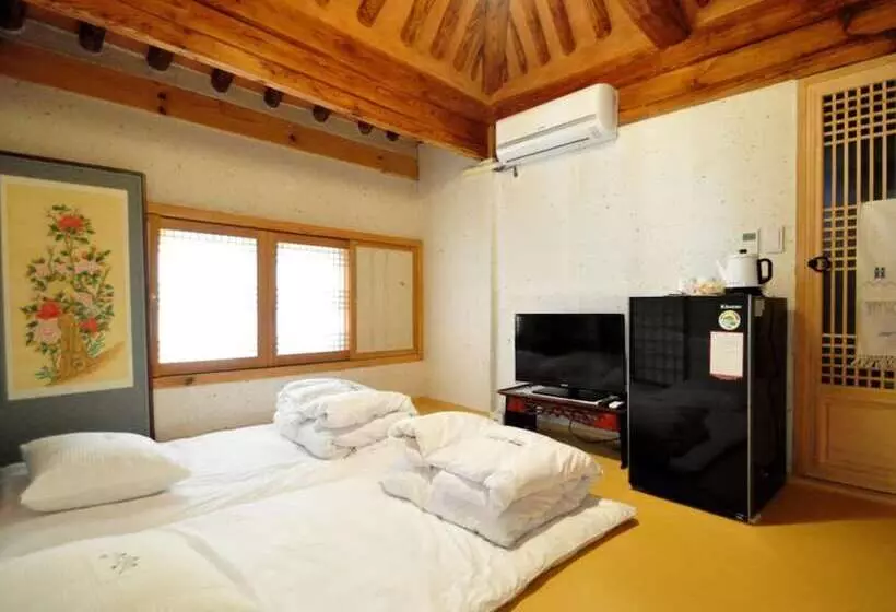 Hotelli Gallery Jin Hanok Guesthouse