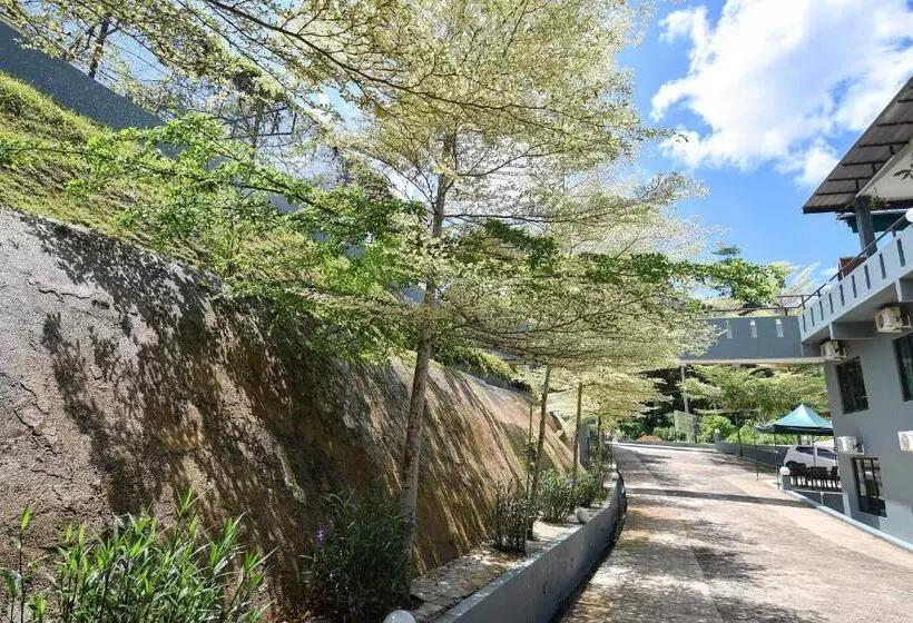 هتل Green Peace Sungai Lembing