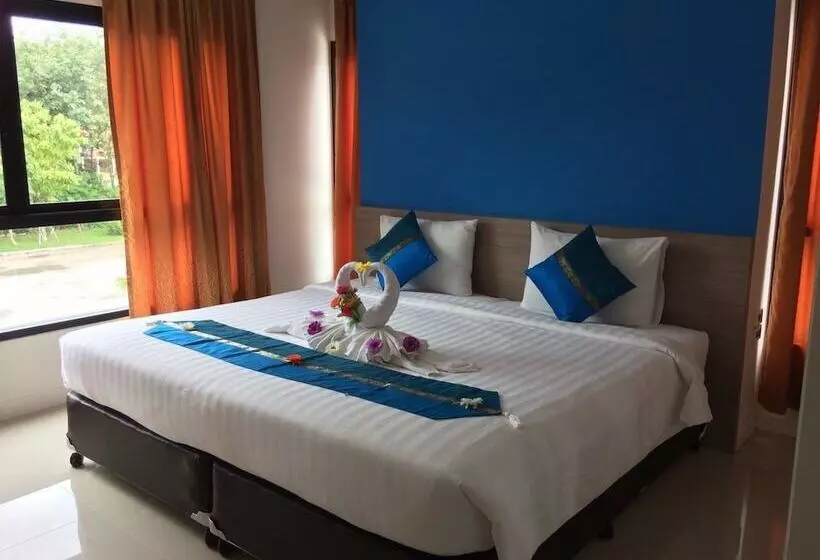 Hotelli S4 Nai Yang Beach   Near Phuket Airport