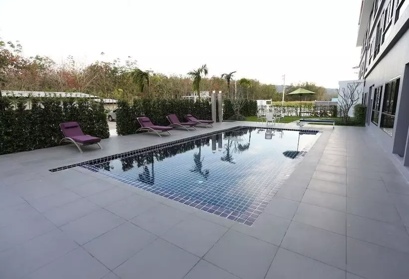 Hotelli S4 Nai Yang Beach   Near Phuket Airport