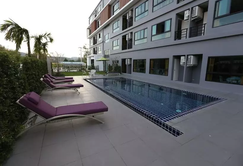 Hotelli S4 Nai Yang Beach   Near Phuket Airport