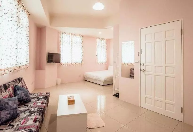 هتل Sunny House
