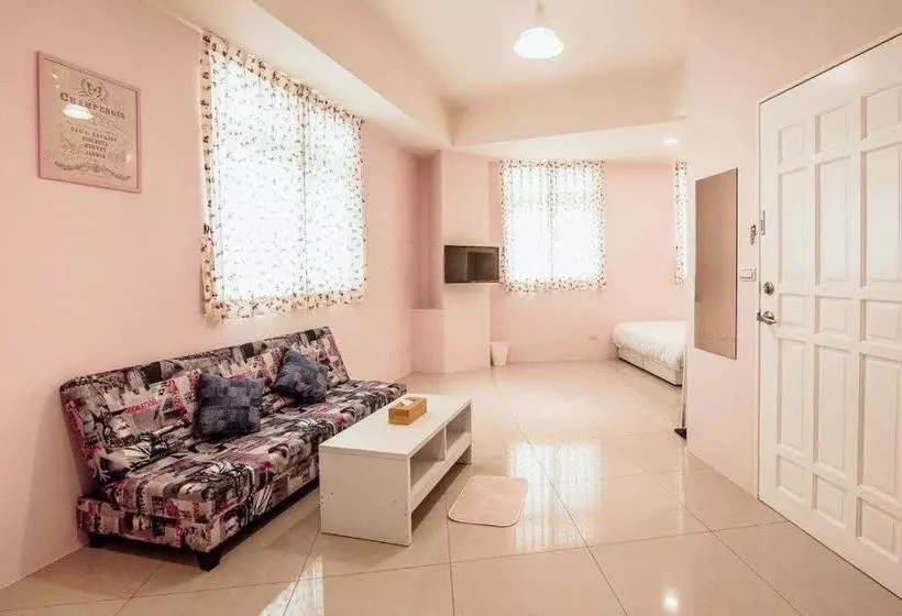 هتل Sunny House