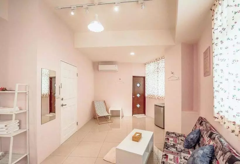 هتل Sunny House