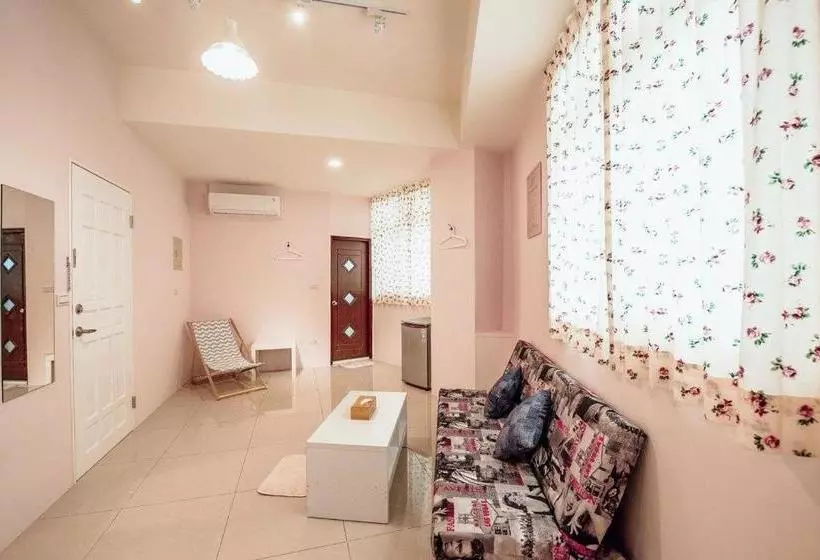 هتل Sunny House