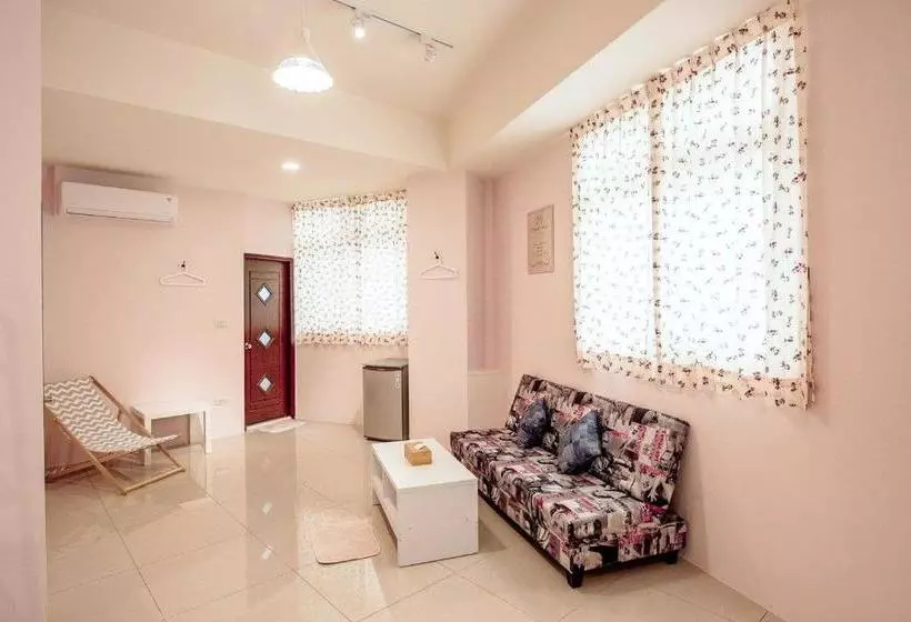 هتل Sunny House