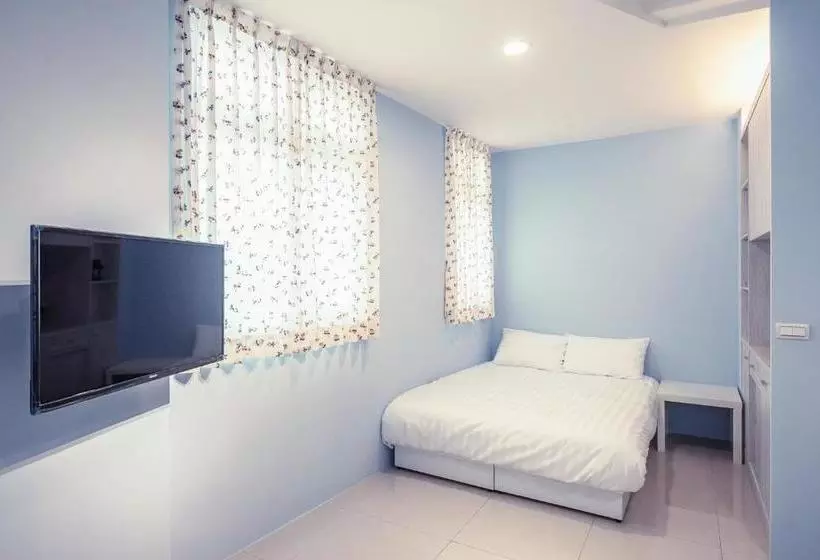 هتل Sunny House