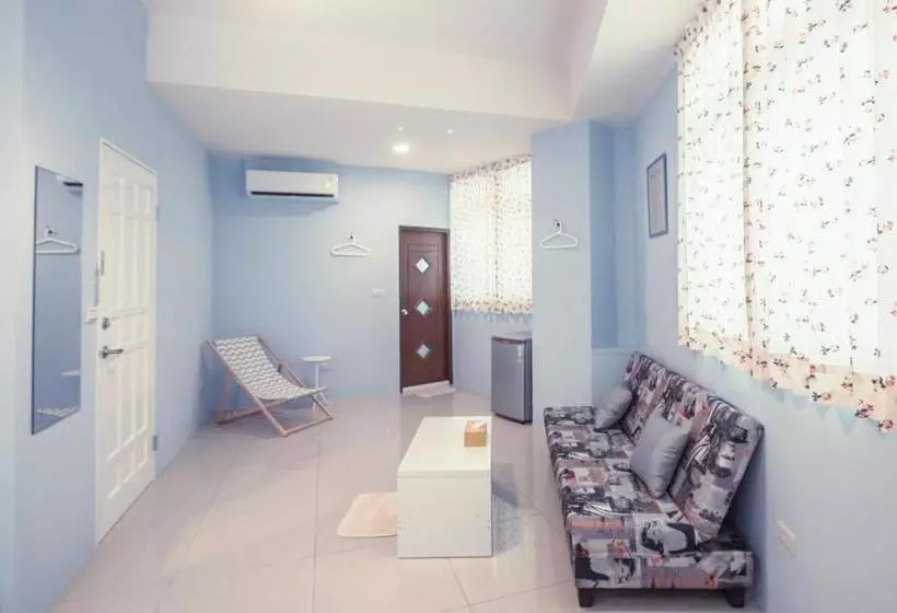 هتل Sunny House