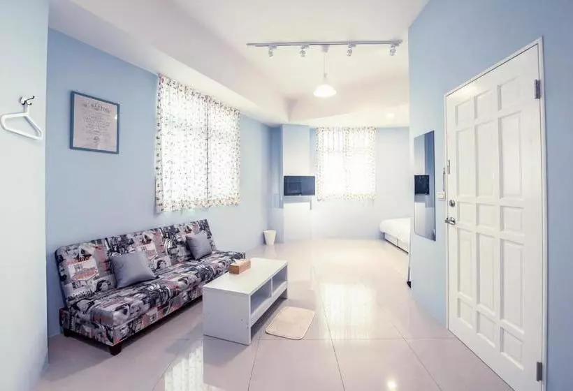 هتل Sunny House