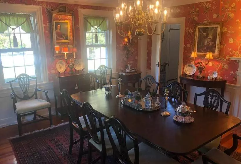 Aamiaismajoitus (B&B) Silvershell Inn