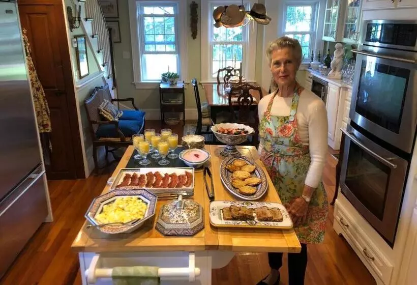 Aamiaismajoitus (B&B) Silvershell Inn