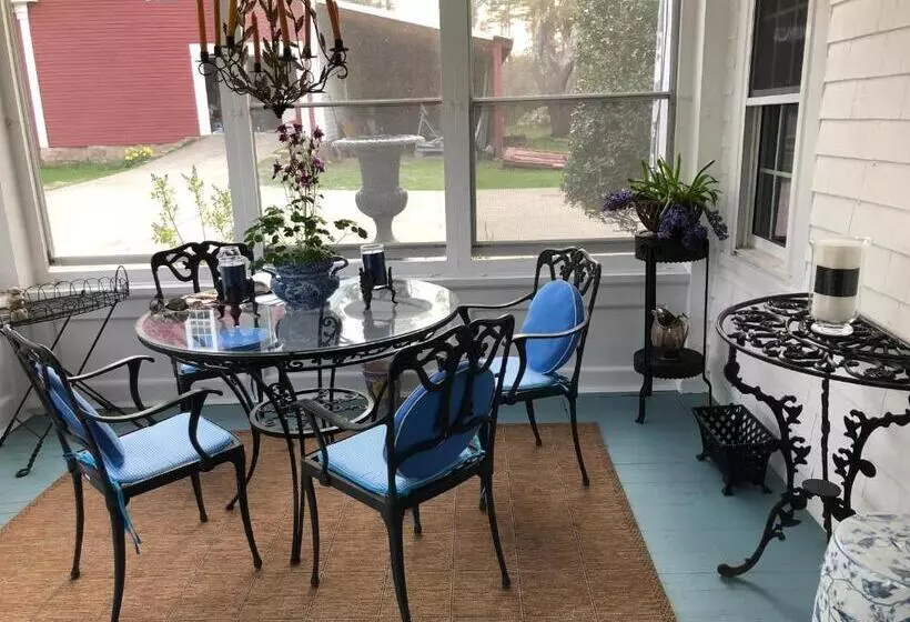 Aamiaismajoitus (B&B) Silvershell Inn