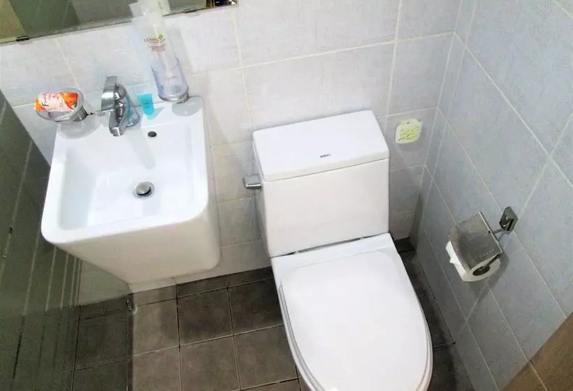 Hotelli Lohas Airport