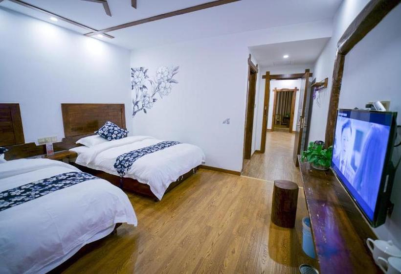 פנסיון Floral  · Spring Guesthouse Zhangjiajie