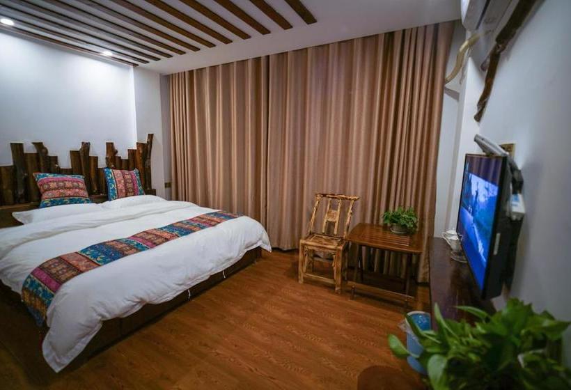 פנסיון Floral  · Spring Guesthouse Zhangjiajie